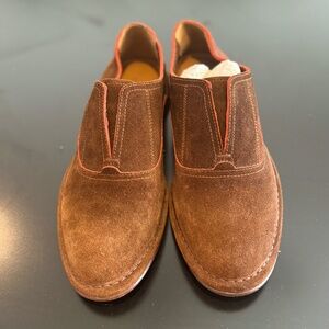 Trask Chocolate Brown Suede Wingtip Loafers size 8M with red accent